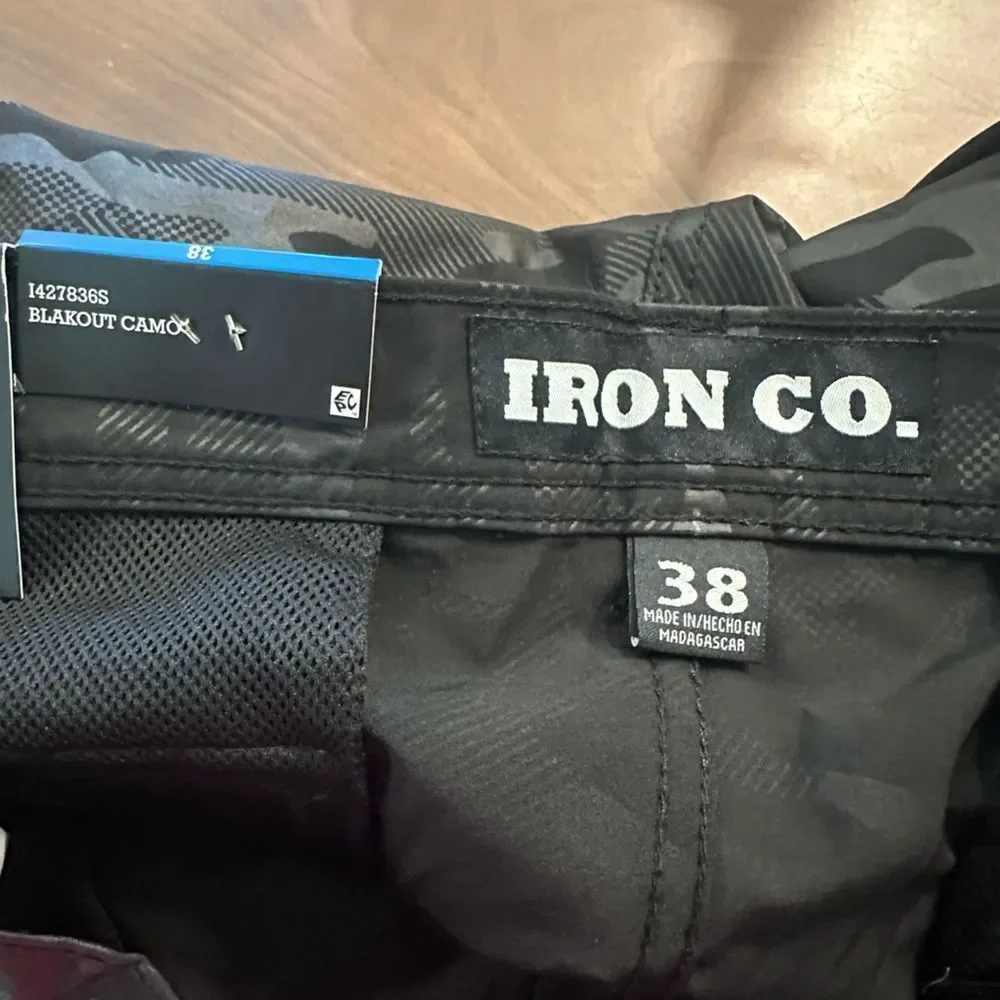 Iron Co. Mens Blackout Camo Cargo Shorts - Picture 3 of 4